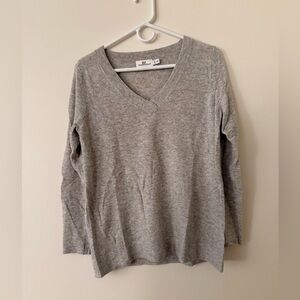 Vineyard Vines V-neck sweater